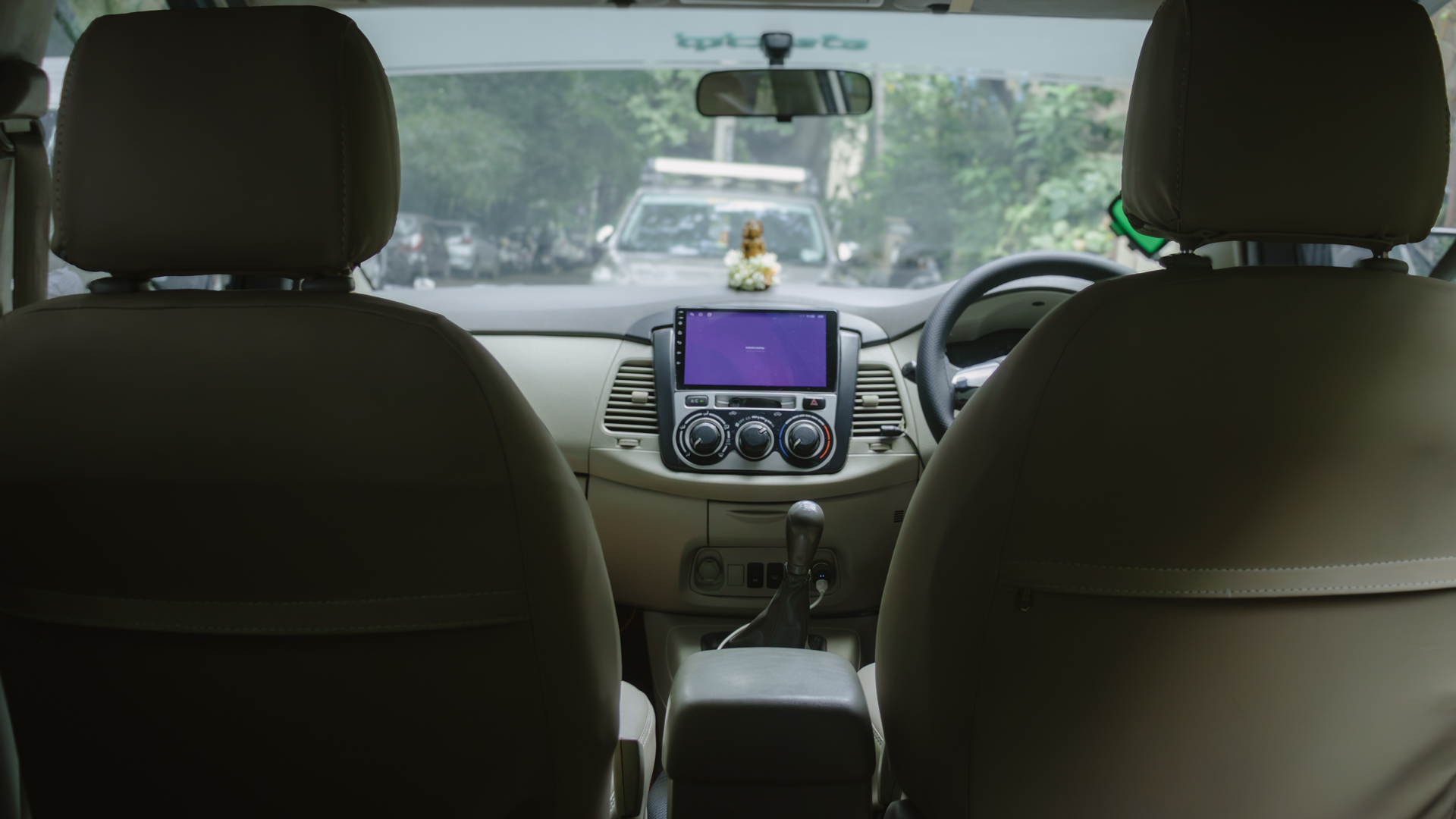 Krishna Travels chauffeur vehicle 2